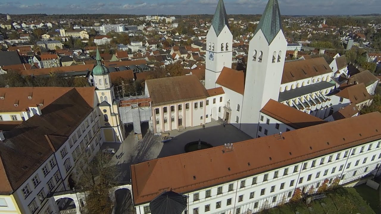 Luftaufnahme des Dombergs in Freising